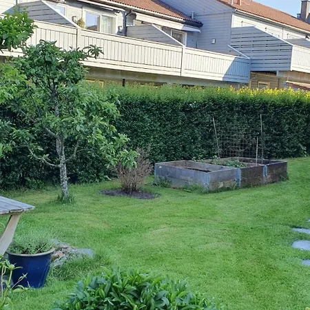 Townhouse In Close To Ons By Bus Holiday home
